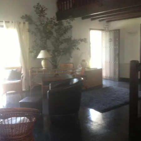 Maison Et Jardin Au Centre Du Village Villa *