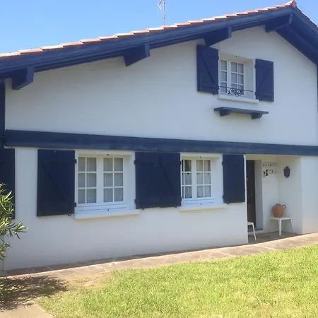 Maison Et Jardin Au Centre Du Village * Guéthary